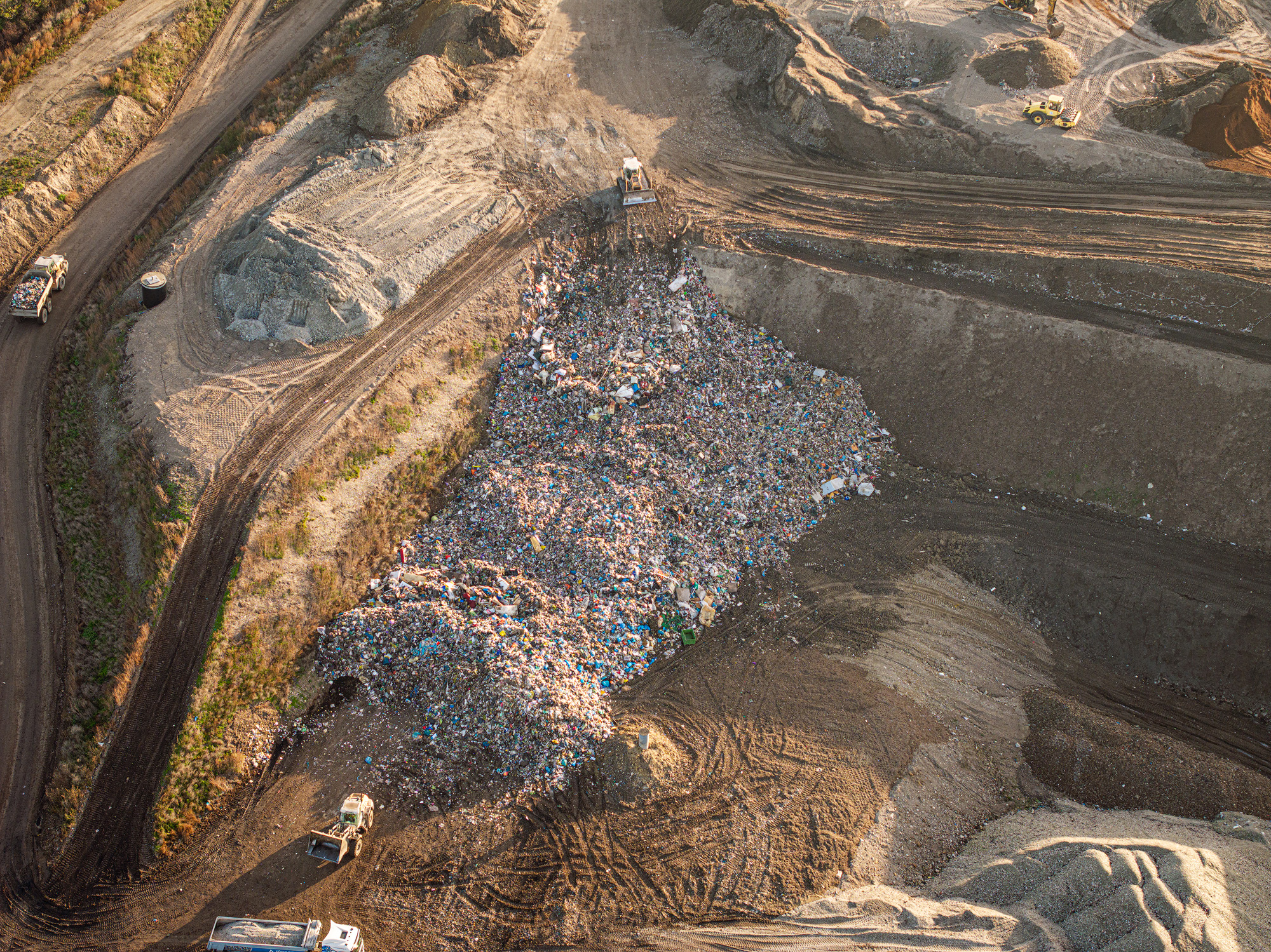 2024_10-greenpeace-dumpyard_st_poelten-0016-(c)mitja_koba-greenpeacel--lowres.jpg