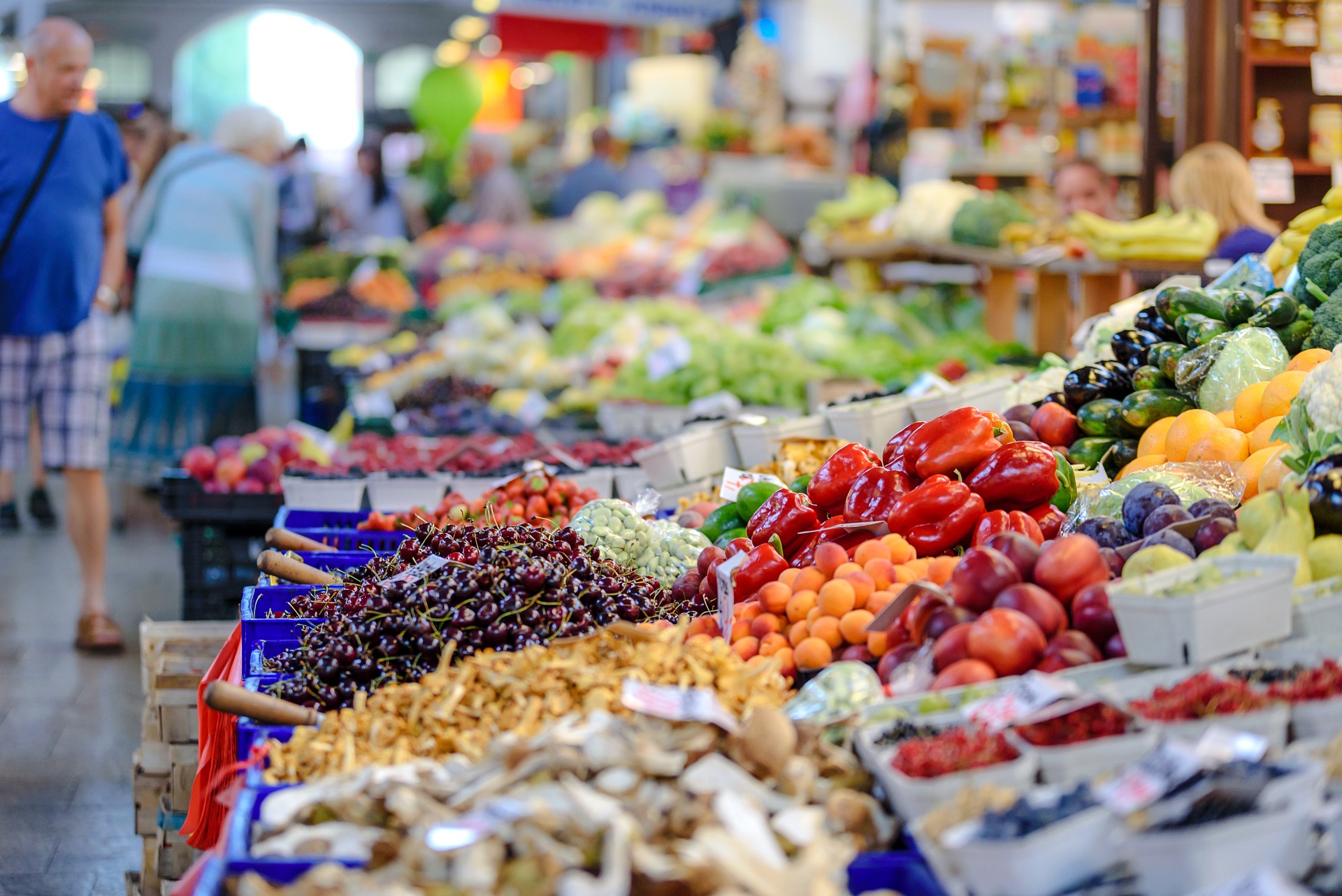 Obst- und Gemüsestand am Bauernmarkt