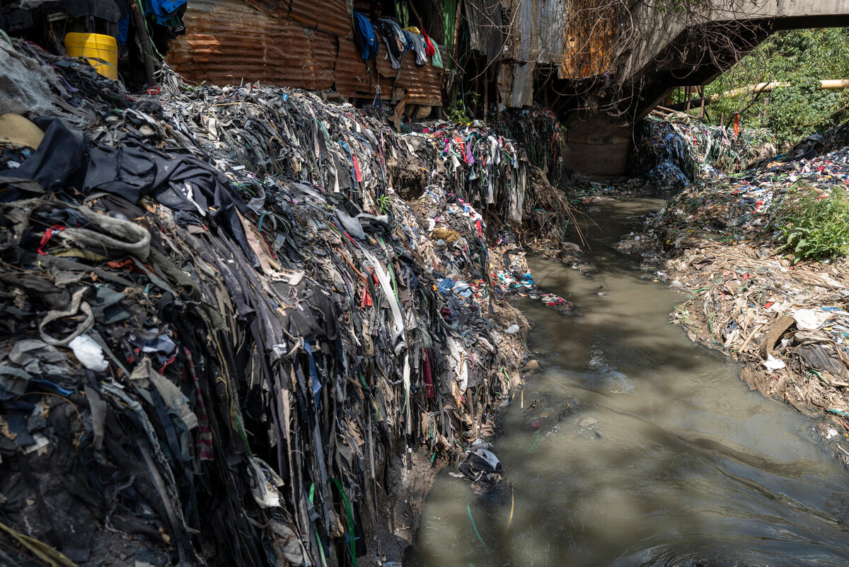 Mülldeponie in den Straßen Kenias