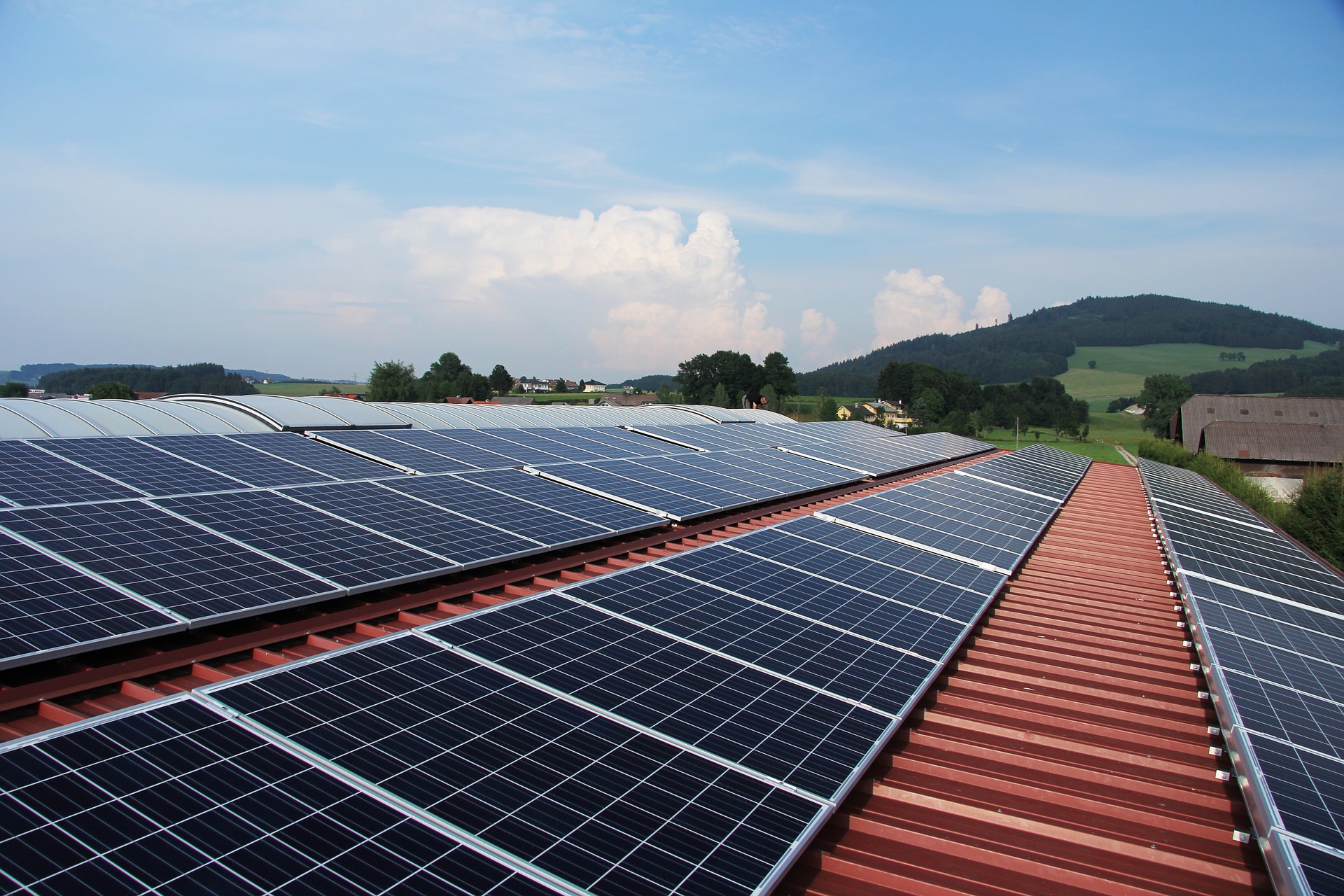 Photovoltaik-Anlagen auf einem Hausdach